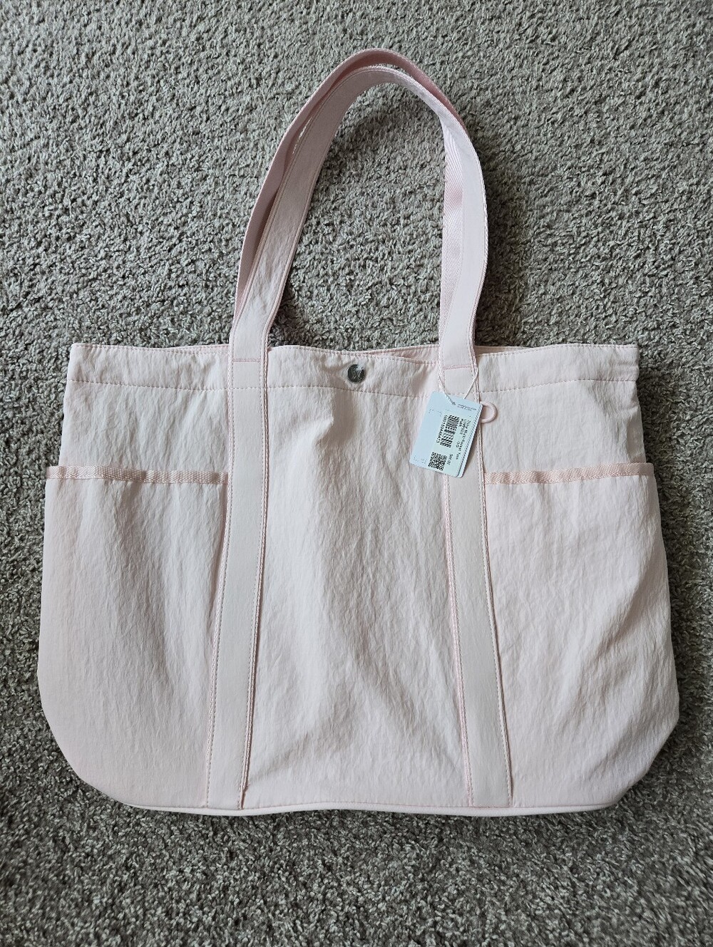 Lululemon daily multi pocket tote bag